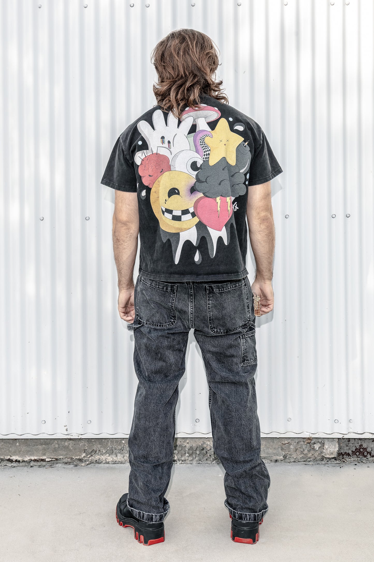 - Brain Drain Tee back graphic artwork by CHELLYZ
- Chellyz heavyweight vintage black graphic tee
- Chellyz Brain Drain Tee limited streetwear drop