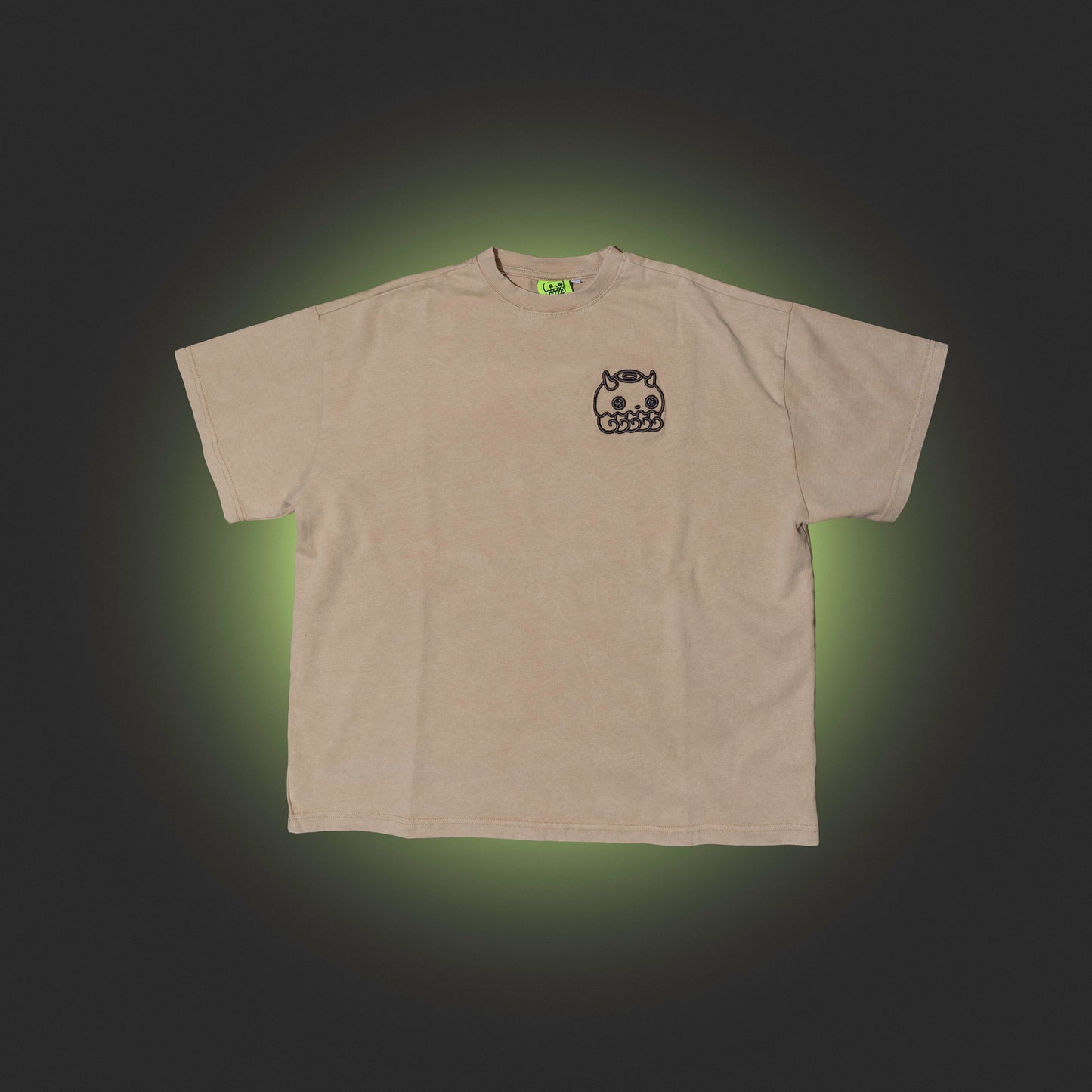 - Chellyz Brain Drain Tee front view with embroidered logo
- Chellyz heavyweight vintage black graphic tee
- Chellyz Brain Drain Tee limited streetwear drop