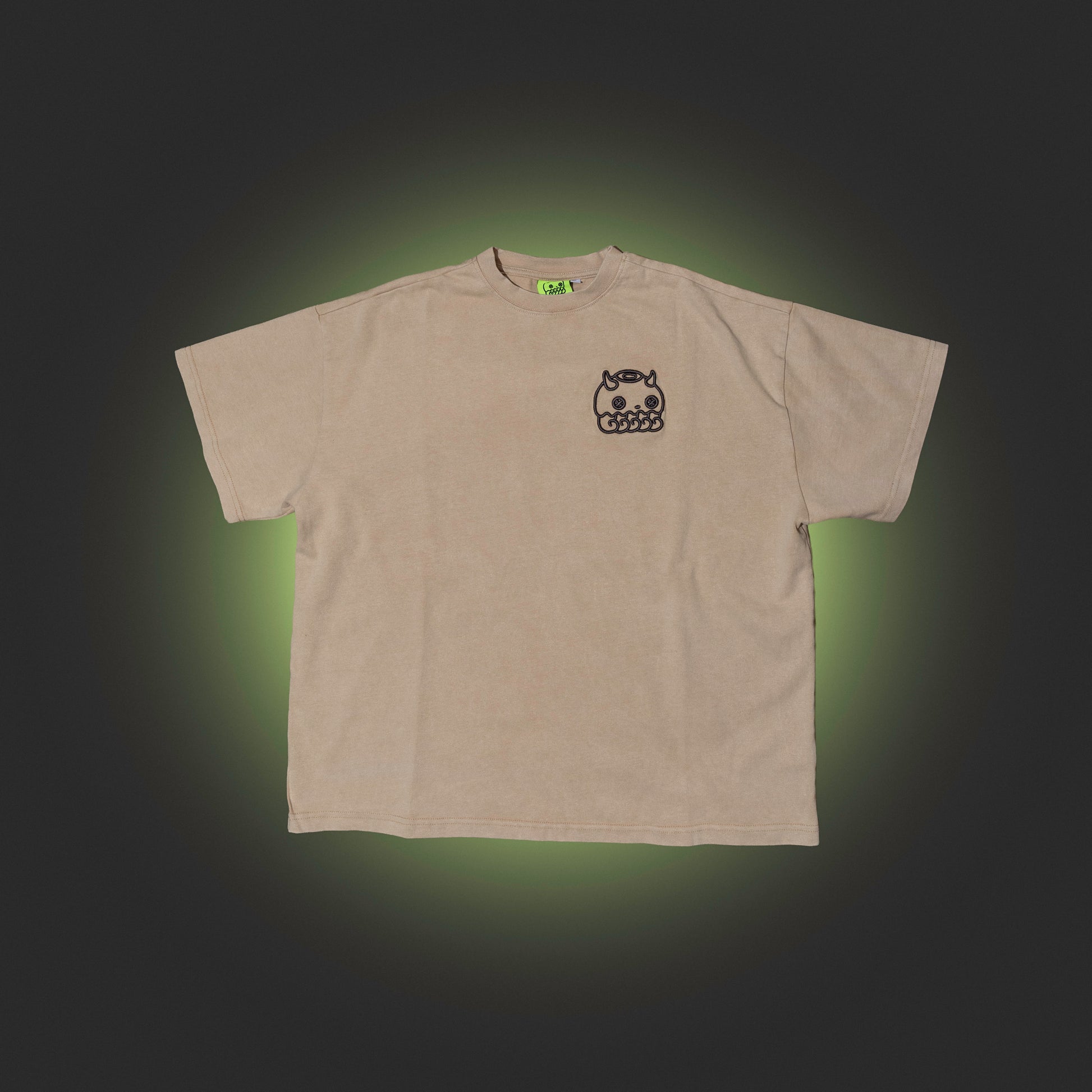 - Chellyz Brain Drain Tee front view with embroidered logo
- Chellyz heavyweight vintage black graphic tee
- Chellyz Brain Drain Tee limited streetwear drop